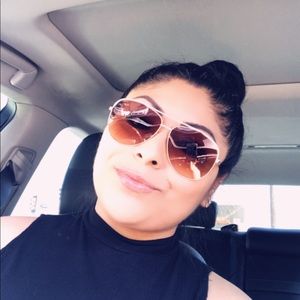 Meet your Posher, Jeanette